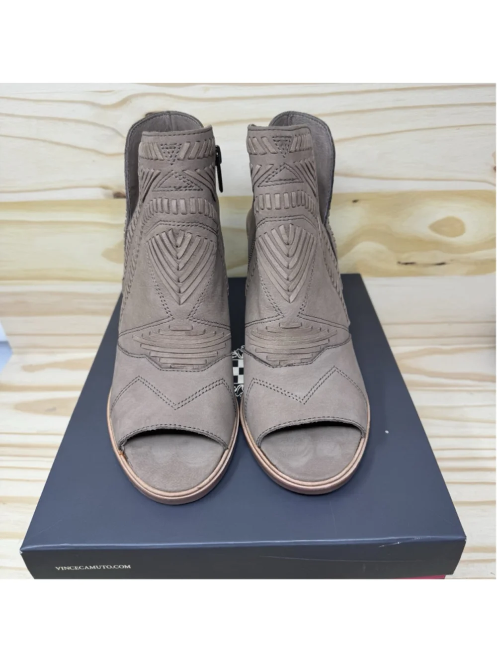 Vince Camuto vince camuto